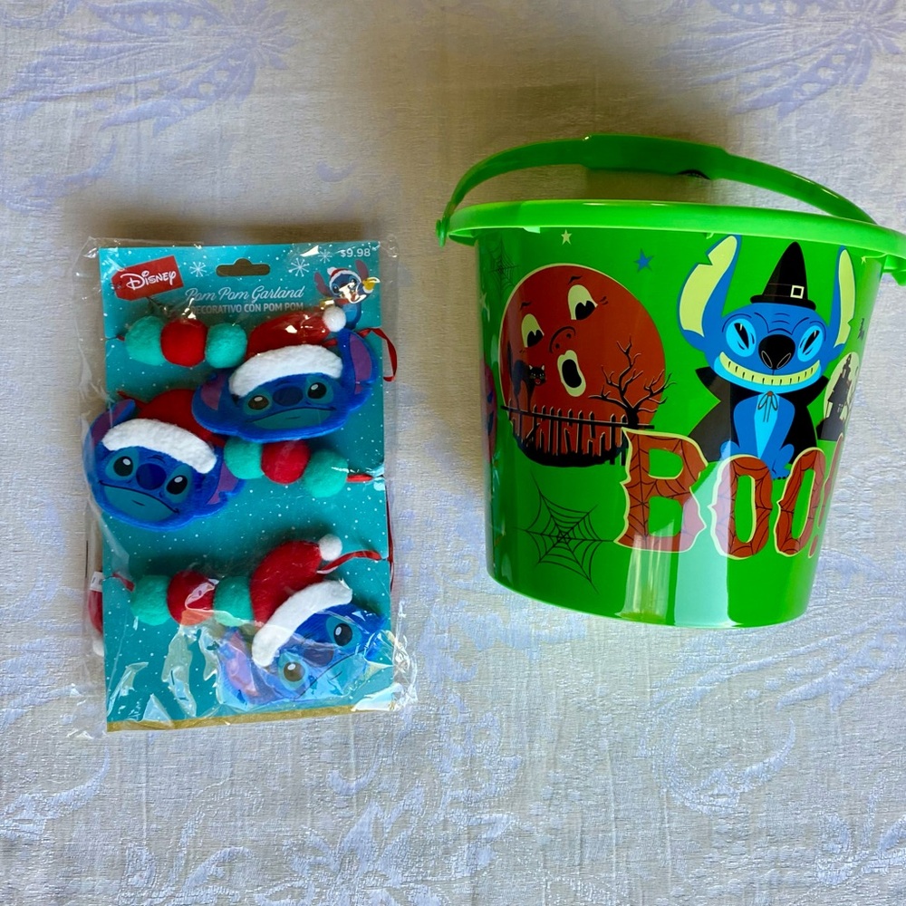 Disney’s Stitch Holidays Bundle 🆕